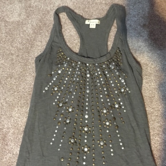 Tank - Picture 2 of 4